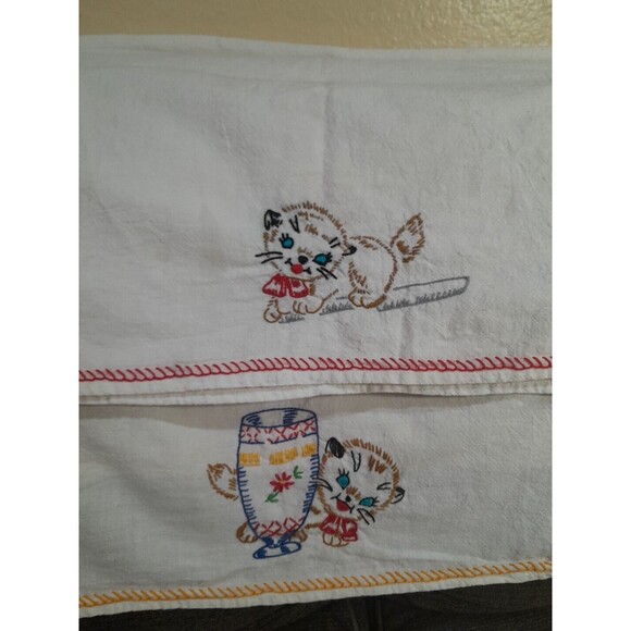 Vintage Hand Embroidered Tablecloth, Cats Square, Lot Of 2 33x34 - Picture 1 of 8